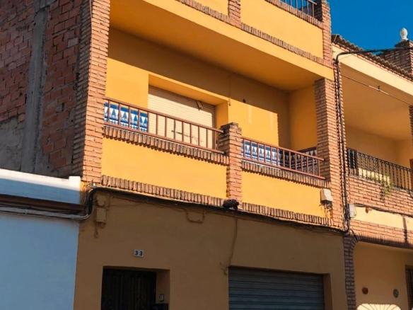 House or villa for sale on Calle Francia, Alcolea