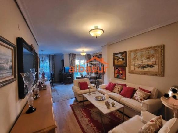 Apartment for sale on Avenida Guerrita, 22, Ciudad Jardín – Zoco