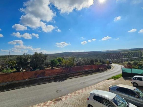 Townhouse for sale in Barrio Aulagar, La Victoria