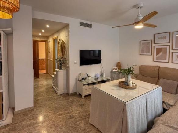 House or villa for sale in Campo de la Verdad – Miraflores