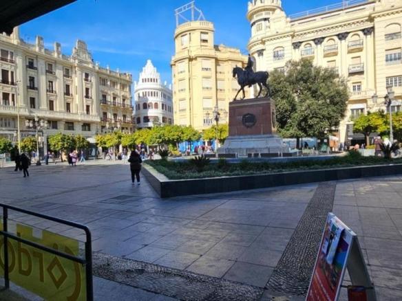 Apartment for sale in Plaza de las Tendillas, City Center