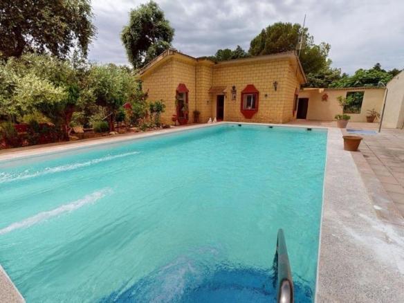 Rustic property for sale in El Higuerón