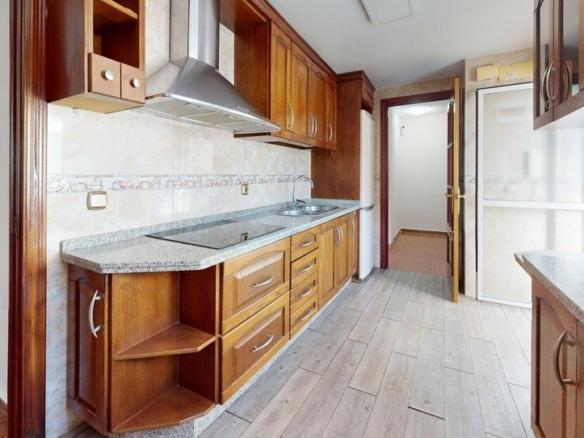 Apartment for sale in Poniente-Norte – Miralbaida – Parque Azahara