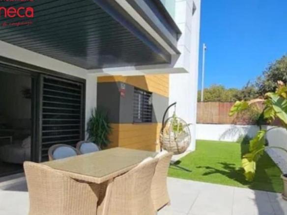 Apartment for sale in Manantial, Tablero Bajo – Arruzafilla