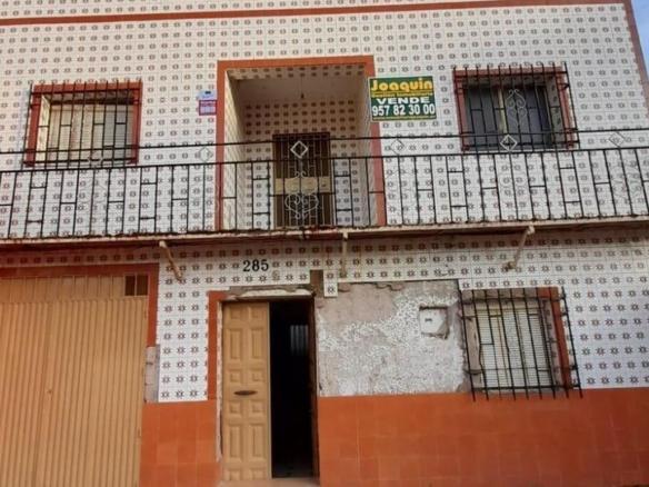 House or villa for sale in Villarrubia