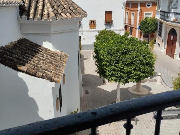 Apartment for sale in Plaza Santa María la Mayor, Cabra