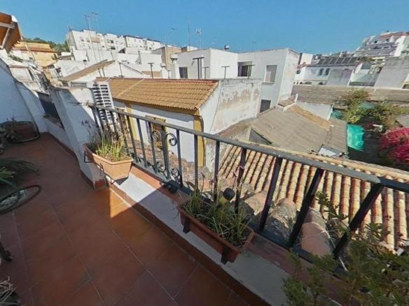 Townhouse for sale on Calle Marroquíes, Sta. Marina – San Andrés – San Pablo – San Lorenzo