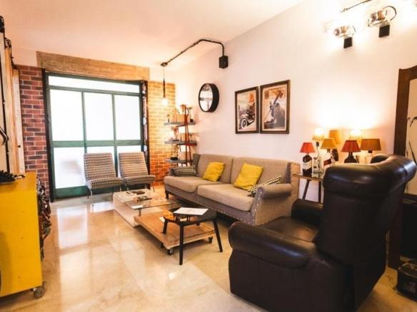 Apartment for sale in Angel de Saavedra, City Center