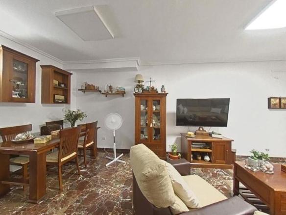 Townhouse for sale in Alcalde Manuel Alba, Almodóvar del Río