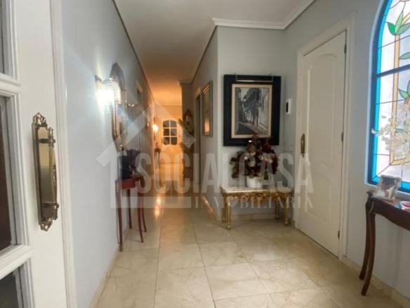 Apartment for sale on Damasco Street, Ciudad Jardín – Zoco