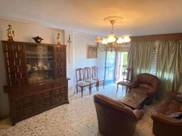Apartment for sale on Calle Pintor Espinosa, Vista Alegre – Parque Cruz Conde