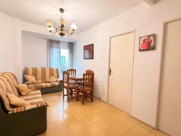Apartment for sale in Ciudad Jardín – Zoco