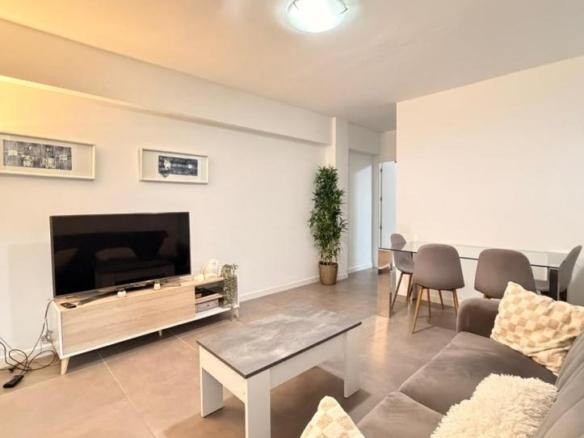 Apartment for sale in Ciudad Jardín – Zoco