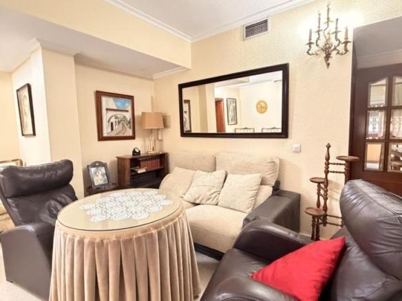 Apartment for sale in Ciudad Jardín – Zoco