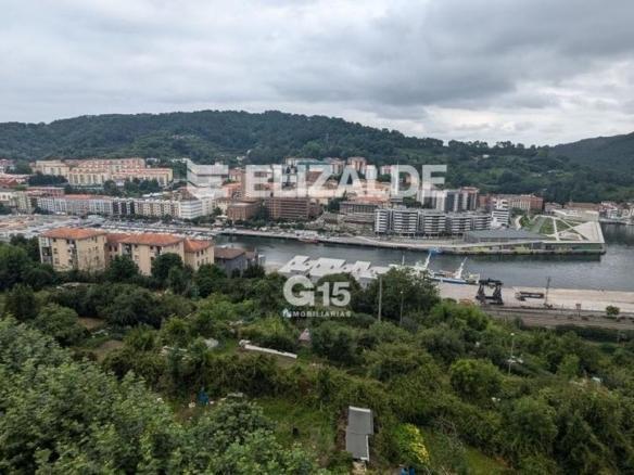 Apartment for sale in Kasares Pasealekua, Altza