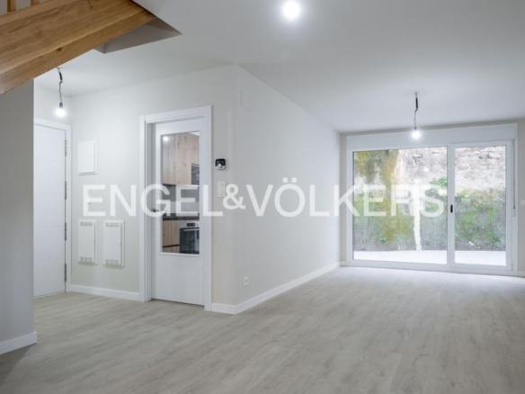 Duplex for sale in Fueros, Centro – Mendibil – Santiago