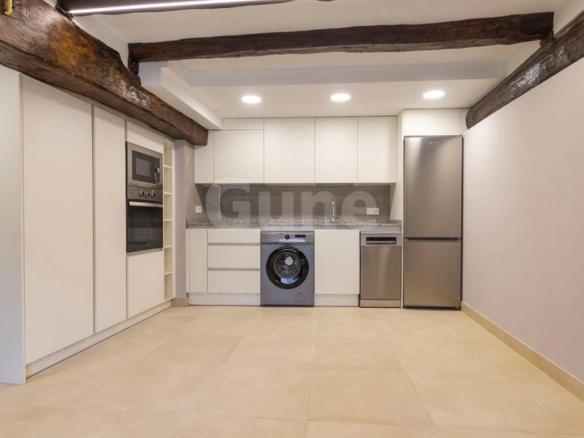 Apartment for sale in Lardizabal, Segura