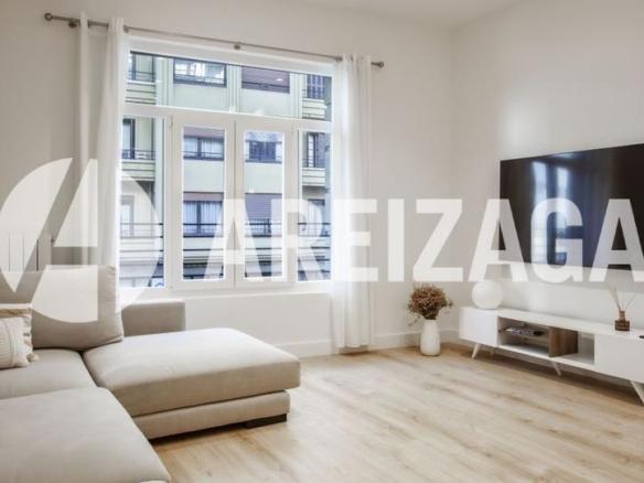 Apartment for sale in Kolon Pasealekua Colon, 8, Gros