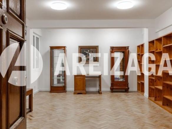 Apartment for sale in Zumalakarregi Kalea, 27, Antiguo