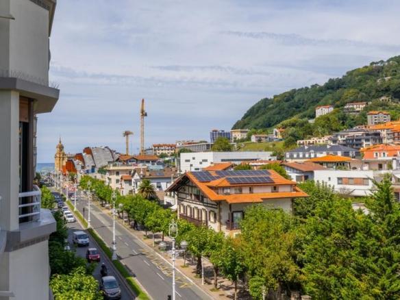 Apartment for sale in Donostia-san Sebastián – Avenida Navarra, Ategorrieta – Ulia