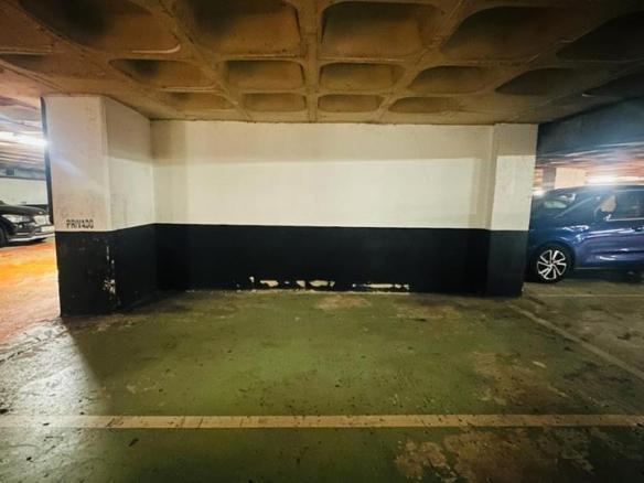 Garage for sale in Gros