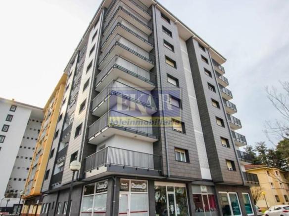 Commercial premises for sale at Calle Virgen Milagrosa, 1, Centro – Mendibil – Santiago
