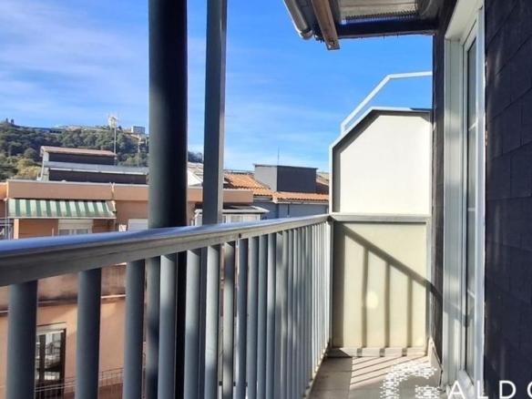 Apartment for sale in Heriz Pasealekua, Antiguo