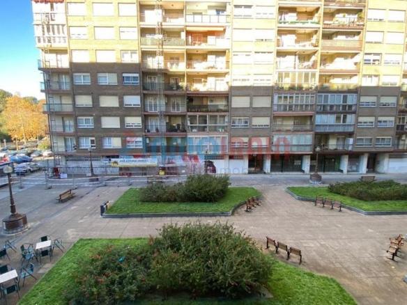 Apartment for sale in Hipodromo Etorbidea, Lasarte-Oria