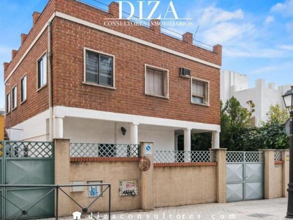 House or villa for sale in De Orcasitas, Guindalera