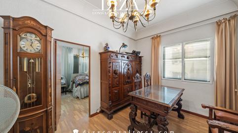 House or villa for sale in De Orcasitas, Guindalera
