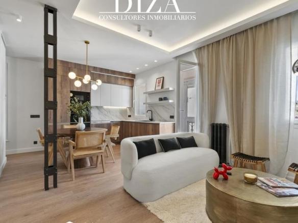 Penthouse for sale in De Hermosilla, Recoletos
