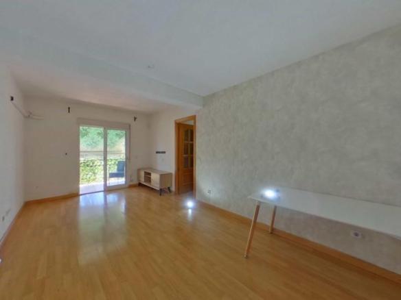 Apartment for sale in Juan de la Cierva