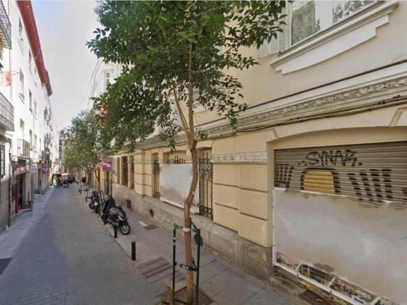 Commercial space for sale in Pizarro, Universidad – Malasaña