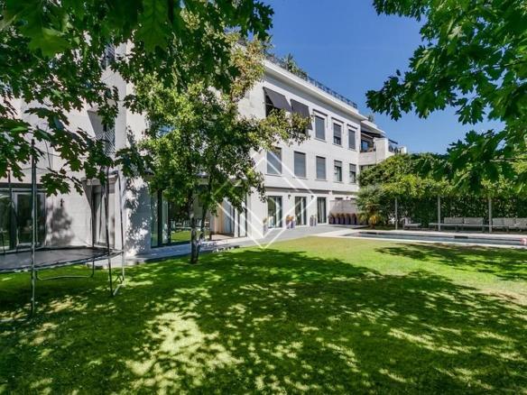 Ground floor apartment for sale in Aravaca