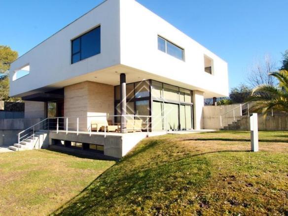 House or villa for sale in University City