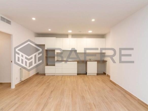 Apartment for sale in Canillas