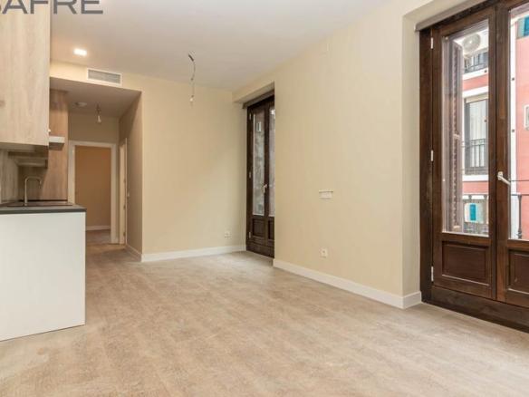 Apartment for sale on Trujillos Street, Sol