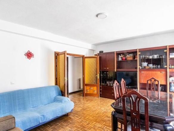 Apartment for sale on Avenida de Pablo Neruda, Portazgo