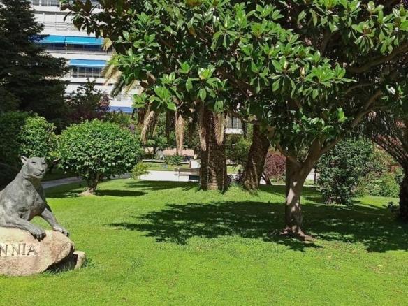 Apartment for sale on Calle de Guzmán el Bueno, Vallehermoso