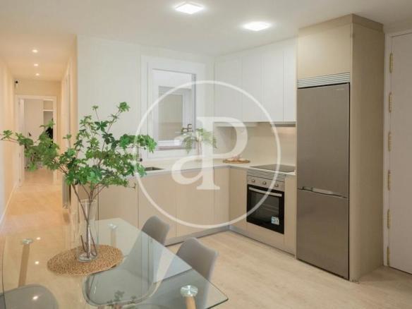 Apartment for sale in Alcalá, Sol