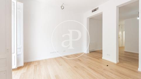 Apartment for sale in C. de Atocha, Cortes – Huertas