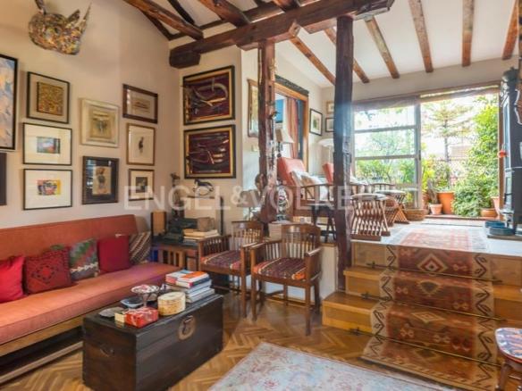 Penthouse for sale on Calle de Espoz y Mina, Sol