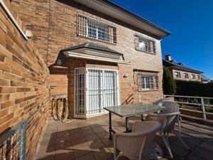 House or chalet for sale in Somosaguas