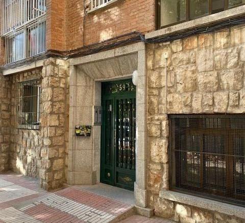 Apartment for sale on Valdecanillas Street, Simancas