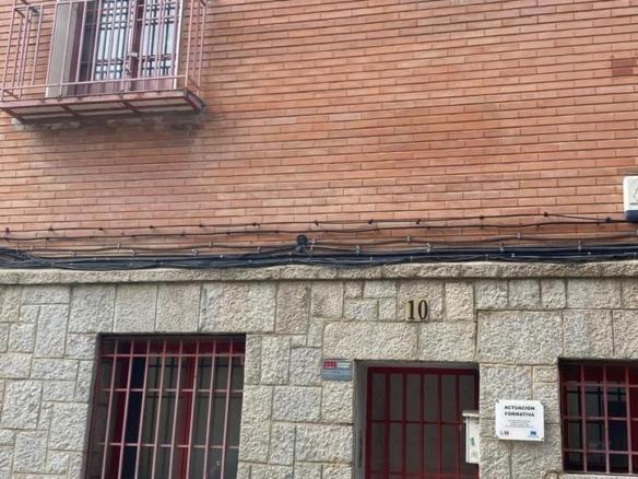 Building for sale on Carrascales Street, Pradolongo