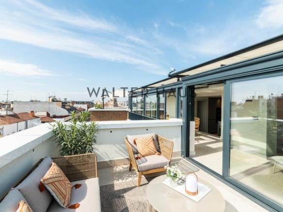 Apartment for sale on Calle de García de Paredes, Trafalgar