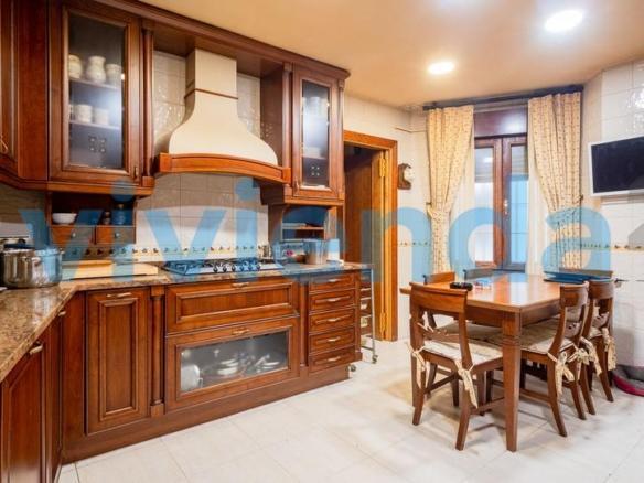 Apartment for sale on Calle de José Abascal, Almagro