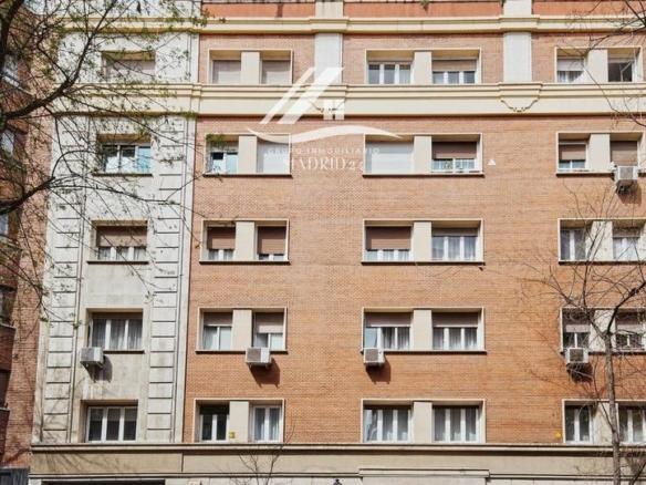 Apartment for sale on Calle de Alcántara, Lista