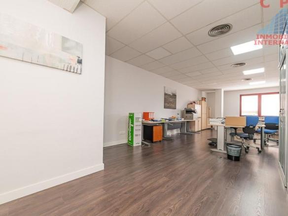 Office for sale in the city center