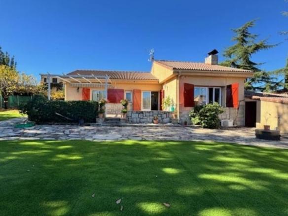 House or villa for sale in Buitrago del Lozoya